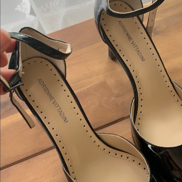 Adrienne Vittadini black patent heels - Picture 3 of 4